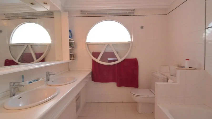 Villa de 4 dormitorios en Torrevieja, Spain No. 113 № 25