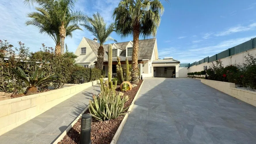 Villa de 5 dormitorios en San Juan, Spain No. 669