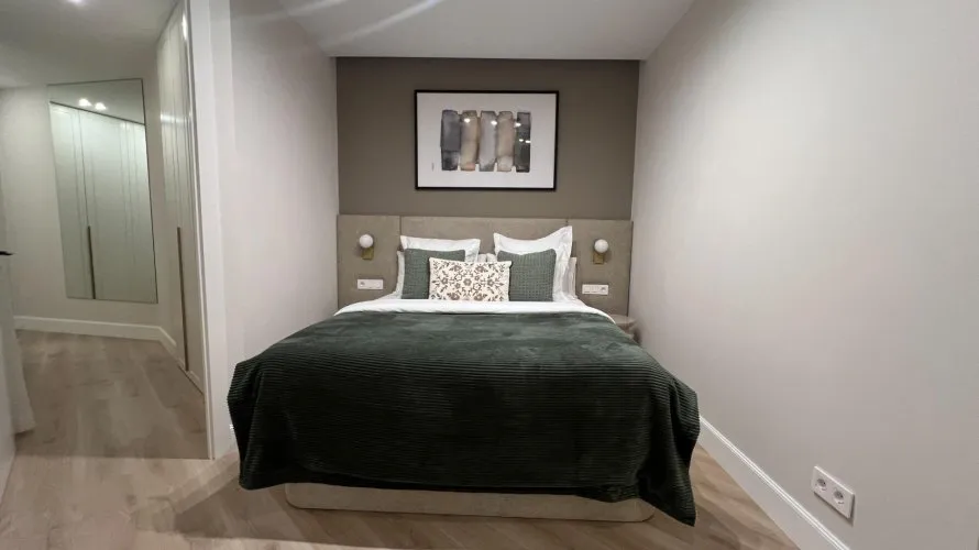 Apartamento de 2 dormitorios en Madrid, Spain No. 849 № 11