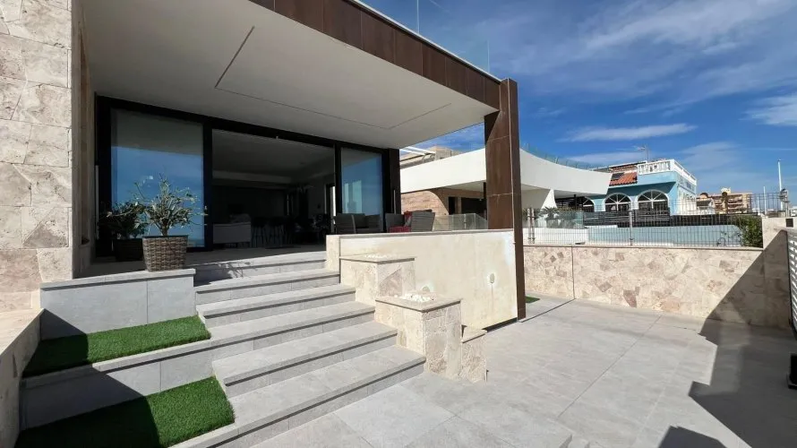 Villa de 5 dormitorios en La Mata, Spain No. 613 № 3
