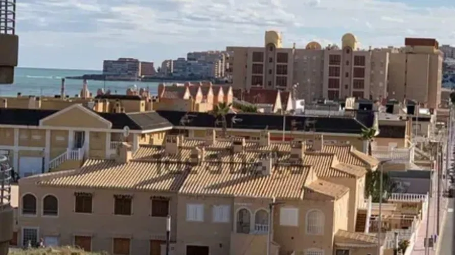 Apartamento de 2 dormitorios en La Mata, Spain No. 101