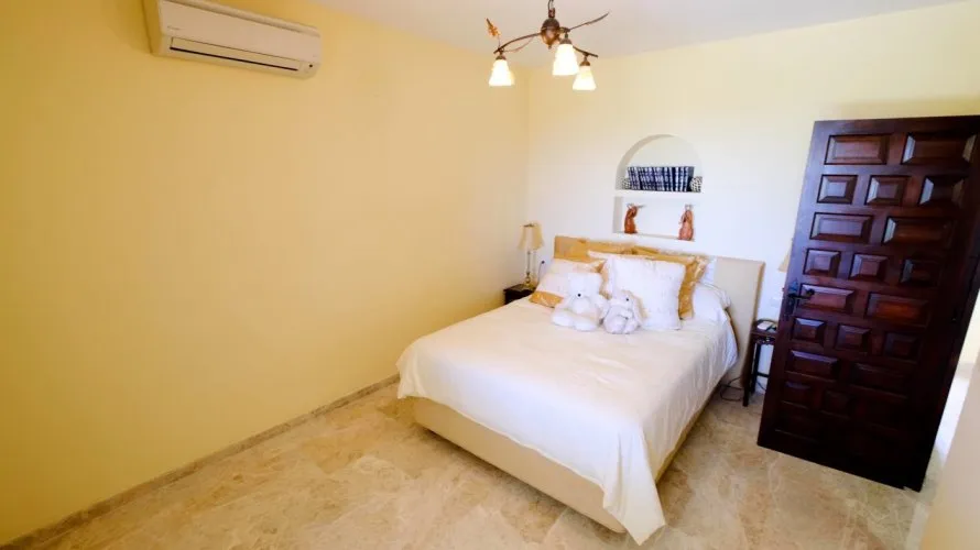 Villa de 4 dormitorios en Fustera, Spain No. 291 № 16