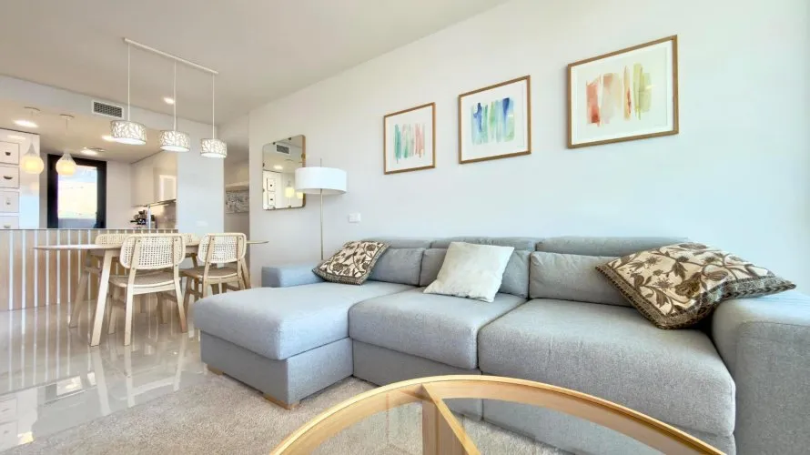 Apartamento de 3 dormitorios en Benidorm, Spain No. 1142 № 1