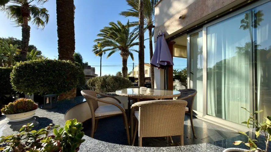 Villa de 6 dormitorios en Benidorm, Spain No. 246 № 1