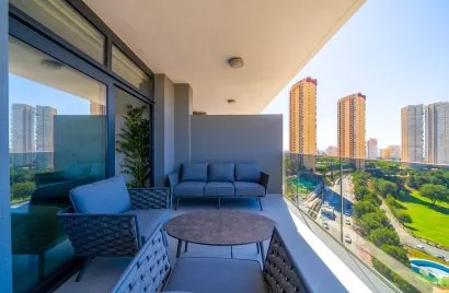Apartamento de 2 dormitorios en Benidorm, Spain No. 919