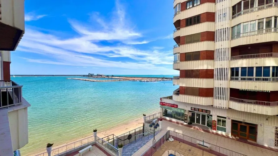 Apartamento de 3 dormitorios en Torrevieja, Spain No. 1081 № 26