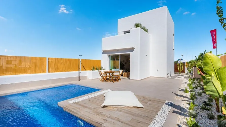 Villa de 3 dormitorios en Los Alcázares, Spain No. 827