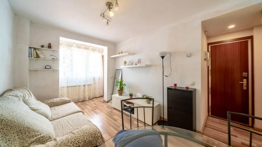 Apartamento de 2 dormitorios en Madrid, Spain No. 851 № 1