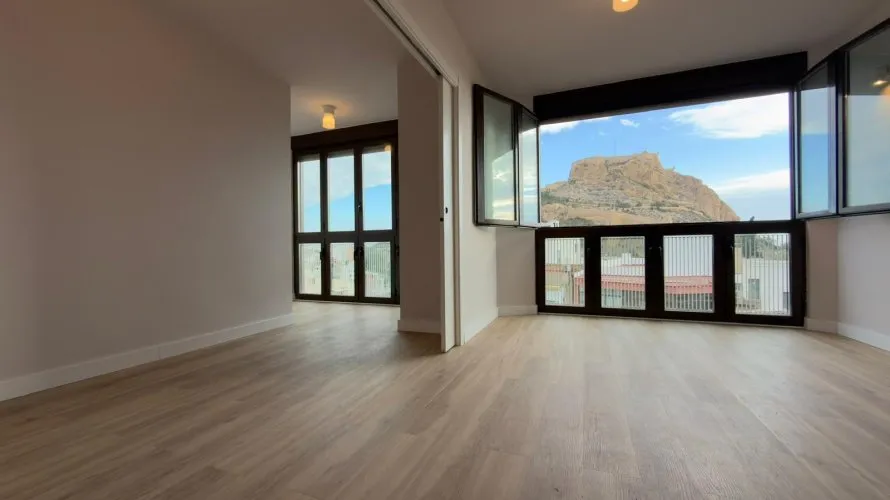 Apartamento de 3 dormitorios en Alicante, Spain No. 183 № 7