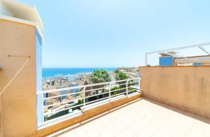 Сasa de 3 dormitorios en Campoamor, Spain No. 1379