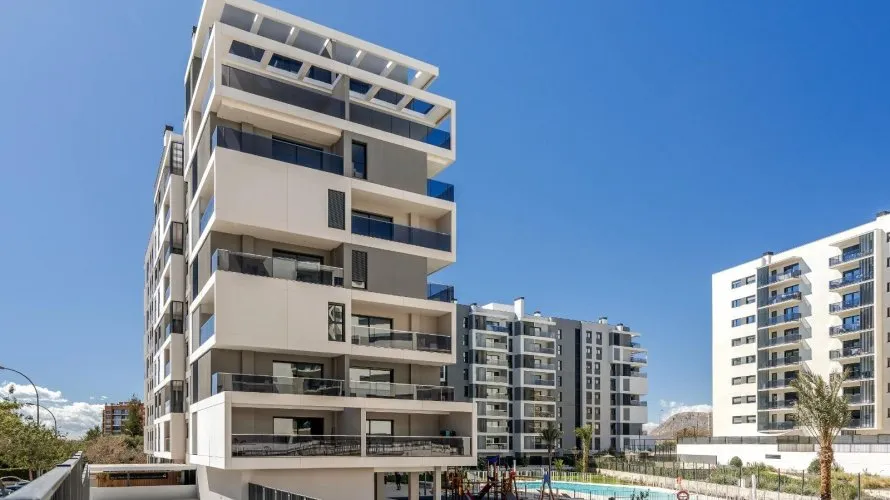Apartamento de 3 dormitorios en Alicante, Spain No. 779 № 3