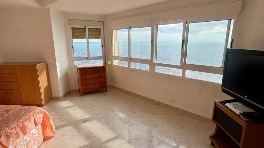 Apartamento de 4 dormitorios en Torrevieja, Spain No. 977 № 21