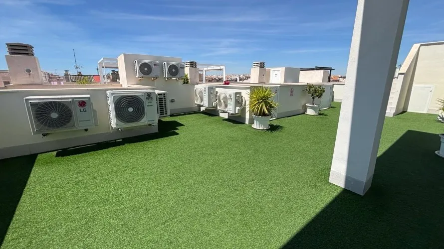 Apartamento de 2 dormitorios en Torrevieja, Spain No. 1149 № 1