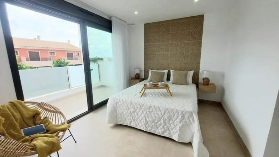 Villa de 3 dormitorios en San Pedro del Pinatar, Spain No. 490 № 1