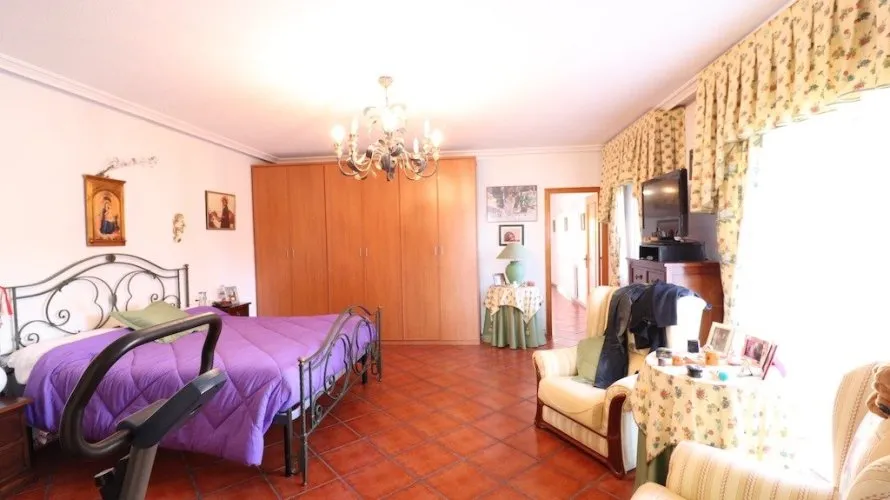 Apartamento de 5 dormitorios en El Chaparral, Spain No. 562 № 11