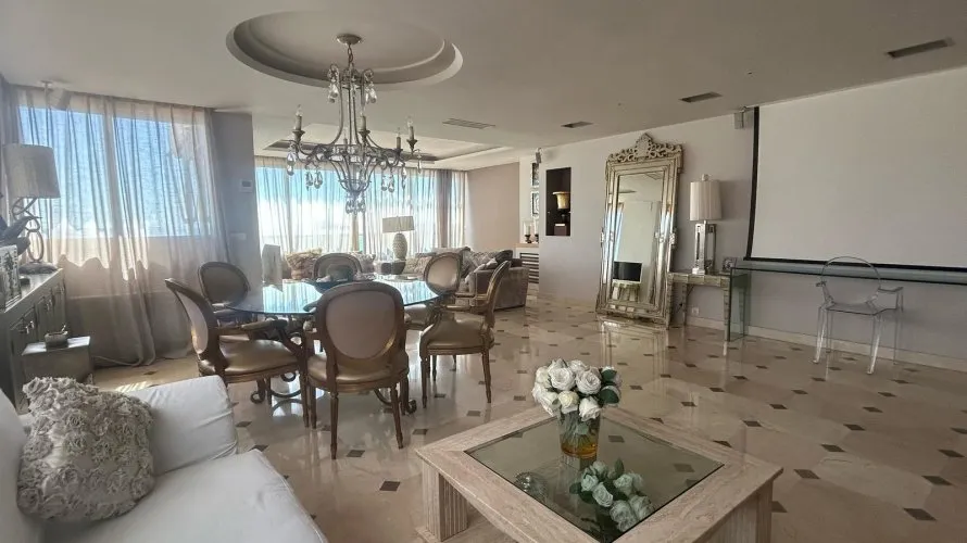 Apartamento de 3 dormitorios en Benidorm, Spain No. 695 № 4