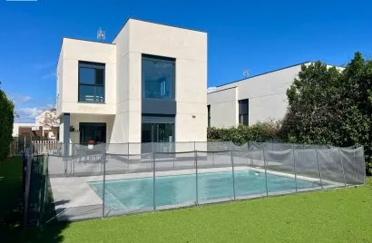 Villa de 3 dormitorios en Bétera, Spain No. 1194