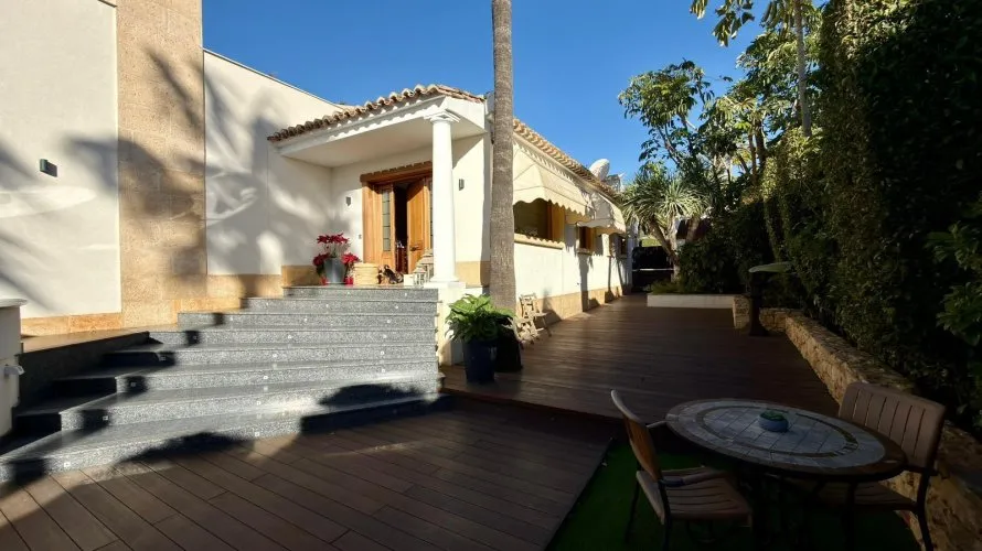 Villa de 6 dormitorios en Benidorm, Spain No. 246 № 4