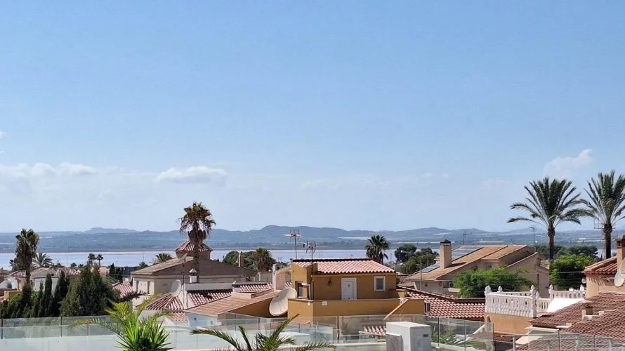 Villa de 106m² en Torrevieja, Spain No. 1284 № 5