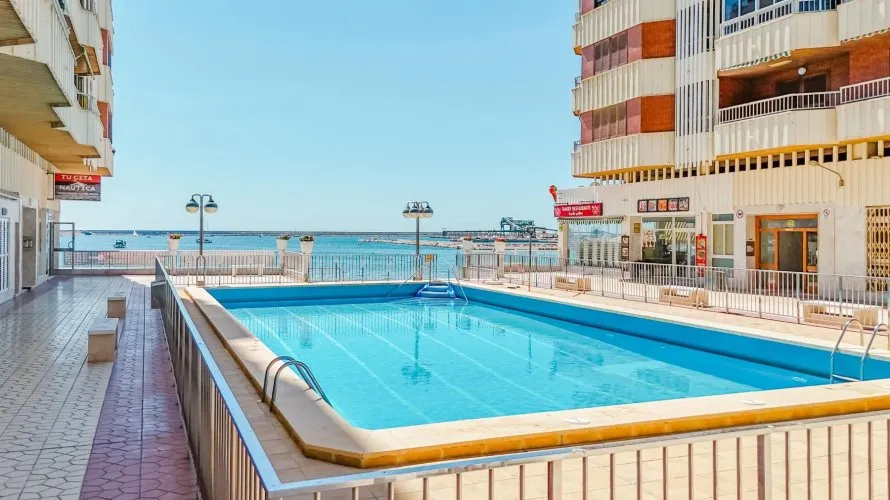 Apartamento de 100m² en Torrevieja, Spain No. 1055 № 2
