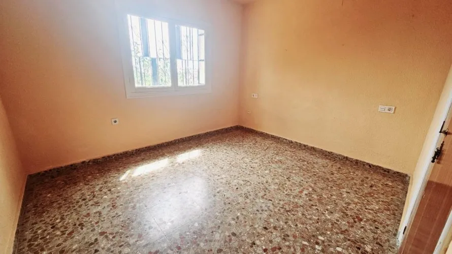 Apartamento de 4 dormitorios en Torrevieja, Spain No. 1093 № 11