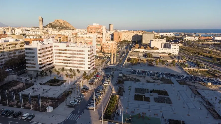 Apartamento de 3 dormitorios en Alicante, Spain No. 488 № 1