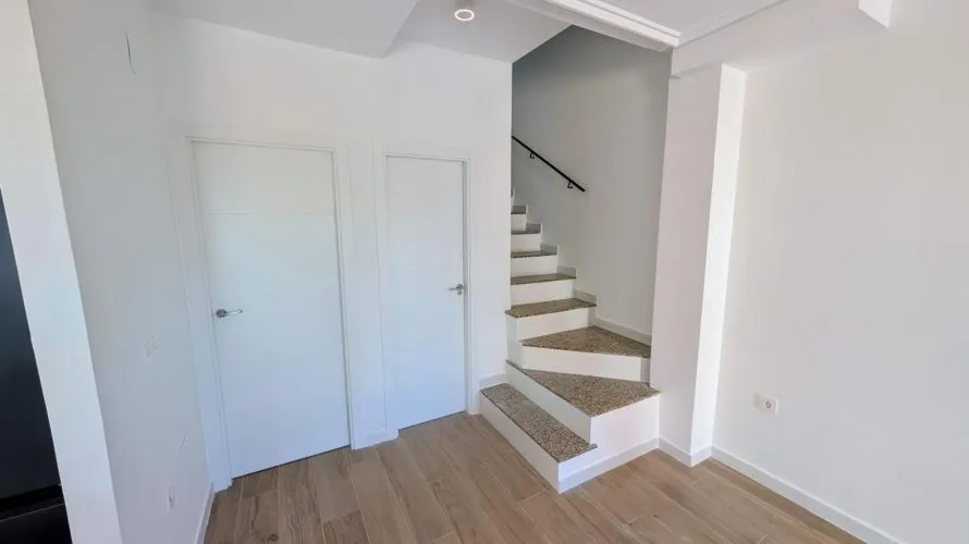Apartamento de 95m² en La Florida, Spain No. 1162 № 8