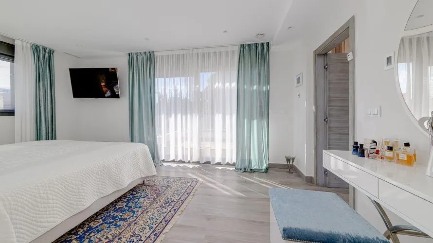 Villa de 461m² en Torrevieja, Spain No. 965 № 3