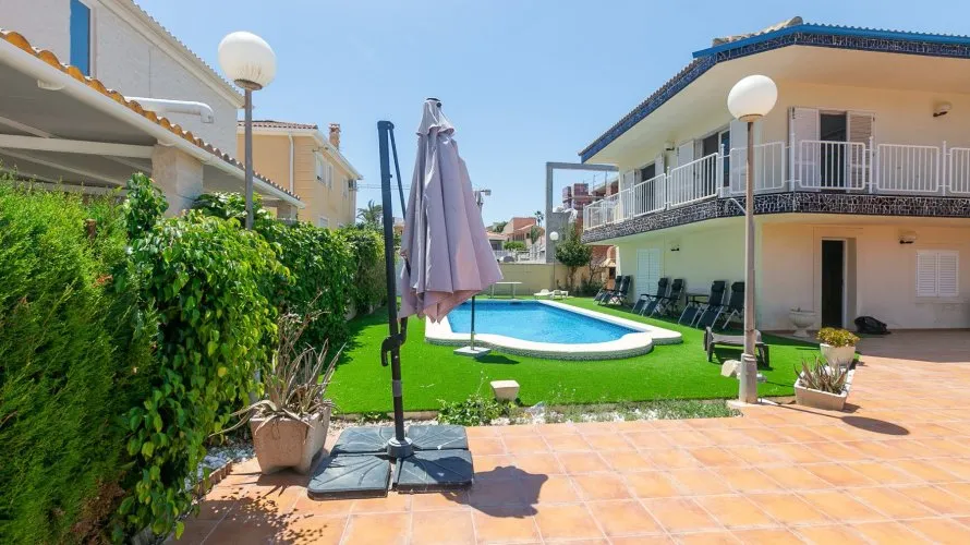 Villa de 293m² en La Zenia, Spain No. 1381 № 4