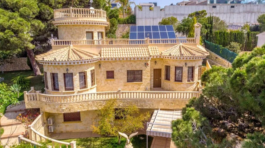 Villa de 4 dormitorios en Campoamor, Spain No. 1338