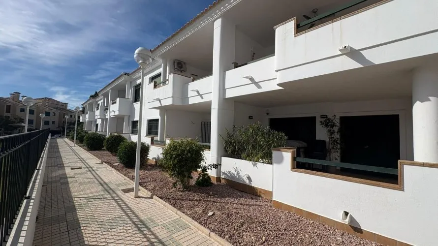 Apartamento de 2 dormitorios en Campoamor, Spain No. 987