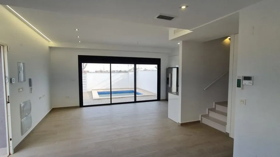 Villa de 3 dormitorios en Los Dolses, Spain No. 322 № 2