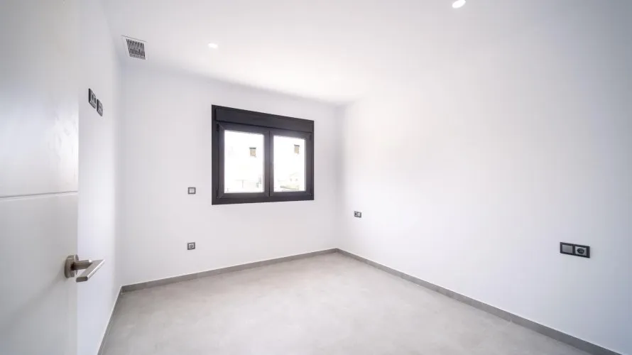 Villa de 3 dormitorios en Torrevieja, Spain No. 409 № 15