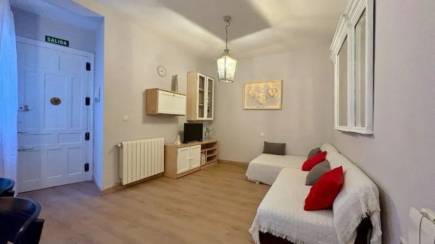 Apartamento de 2 dormitorios en Madrid, Spain No. 1032 № 1