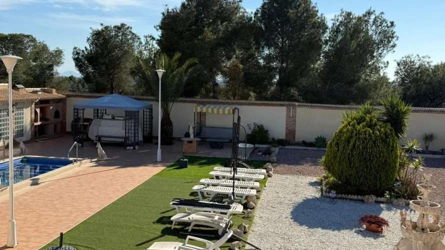 Villa de 4 dormitorios en Villamartin, Spain No. 1097 № 2