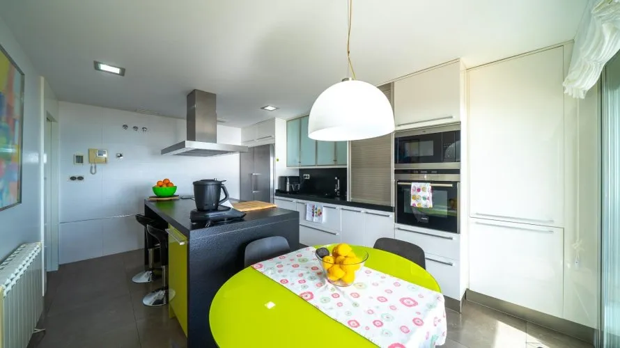 Apartamento de 4 dormitorios en Villajoyosa, Spain No. 1036 № 2