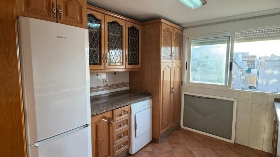 Apartamento de 3 dormitorios en Torrevieja, Spain No. 806
