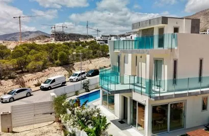 Villa de 3 dormitorios en Finestrat, Spain No. 574