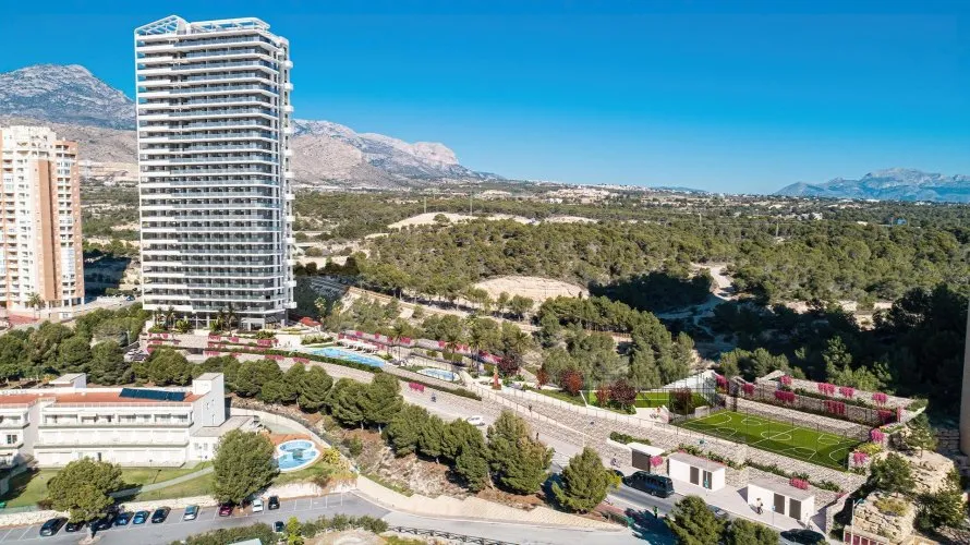 Apartamento de 2 dormitorios en Benidorm, Spain No. 426 № 2