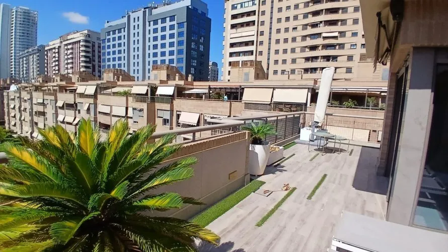 Ático de 3 dormitorios en Valencia, Spain No. 798 № 2