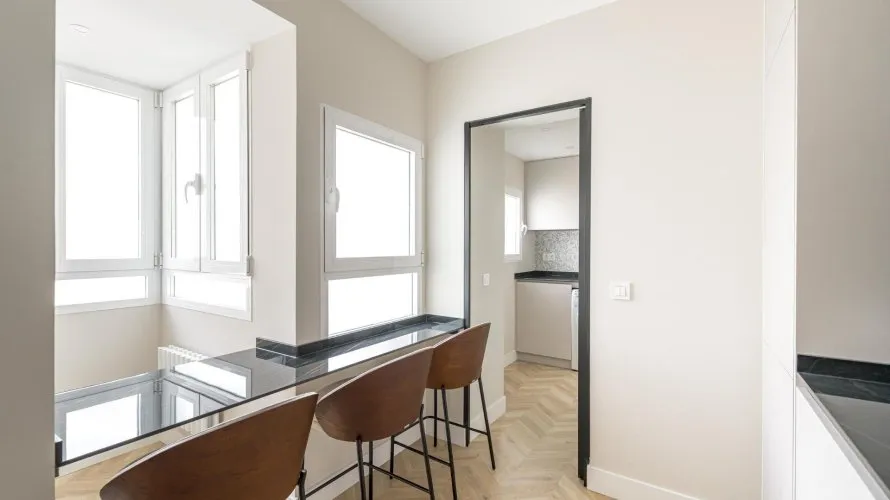 Apartamento de 2 dormitorios en Madrid, Spain No. 681 № 2
