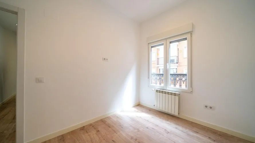 Apartamento de 2 dormitorios en Madrid, Spain No. 1087 № 13