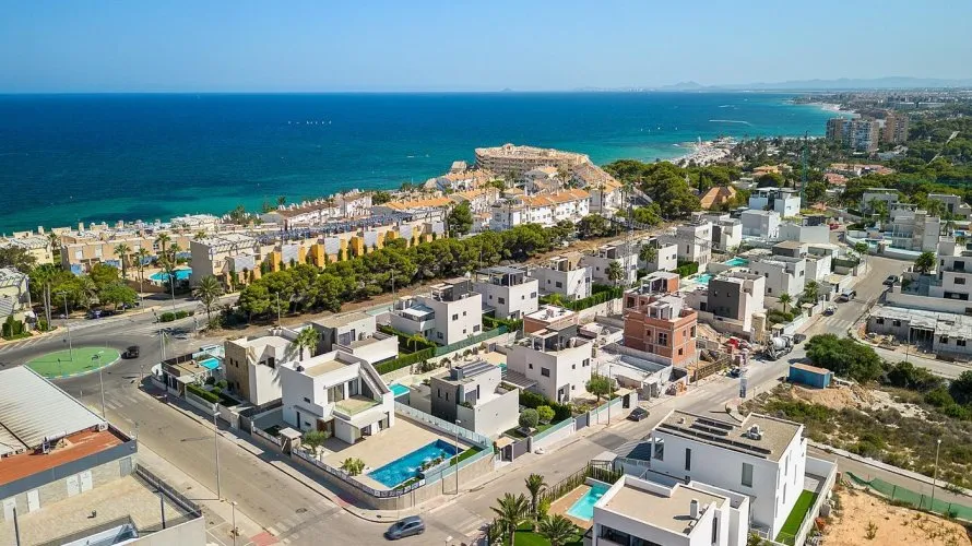 Villa de 3 dormitorios en Campoamor, Spain No. 612 № 10