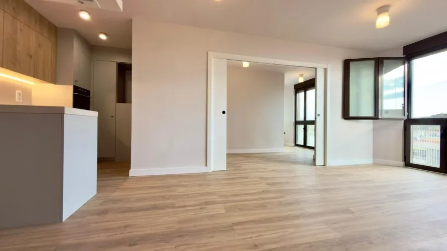 Apartamento de 3 dormitorios en Alicante, Spain No. 183 № 2