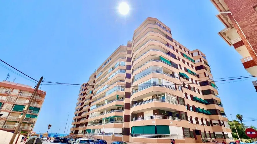 Apartamento de 3 dormitorios en La Mata, Spain No. 136 № 28