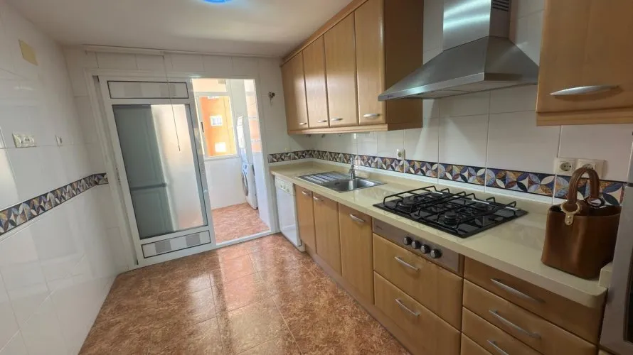 Apartamento de 3 dormitorios en Alicante, Spain No. 126 № 12