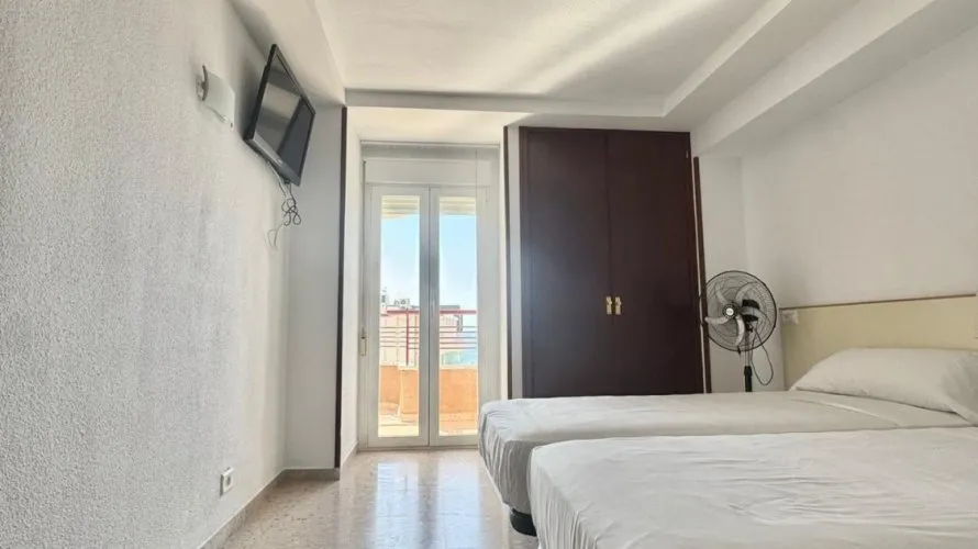 Apartamento de 2 dormitorios en Benidorm, Spain No. 840 № 24