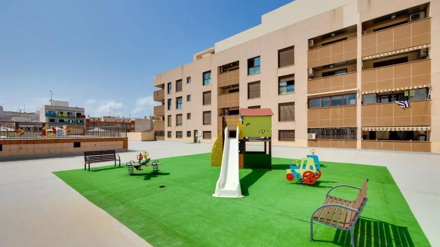 Apartamento de 2 dormitorios en Torrevieja, Spain No. 1365 № 20