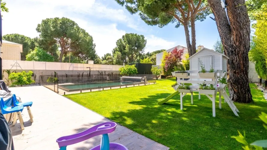 Villa de 4 dormitorios en Pozuelo de Alarcón, Spain No. 1176 № 25