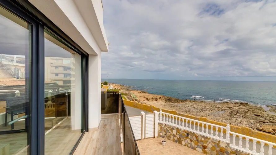 Villa de 4 dormitorios en Torrevieja, Spain No. 462 № 4